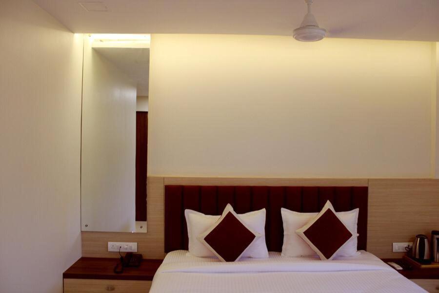 Hotel Saineel Мумбаї Екстер'єр фото